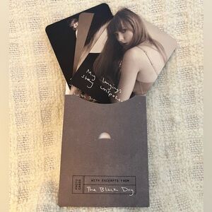 Taylor Swift Limited Edition The Black Dog Photo Cards in Black Dog Envelope